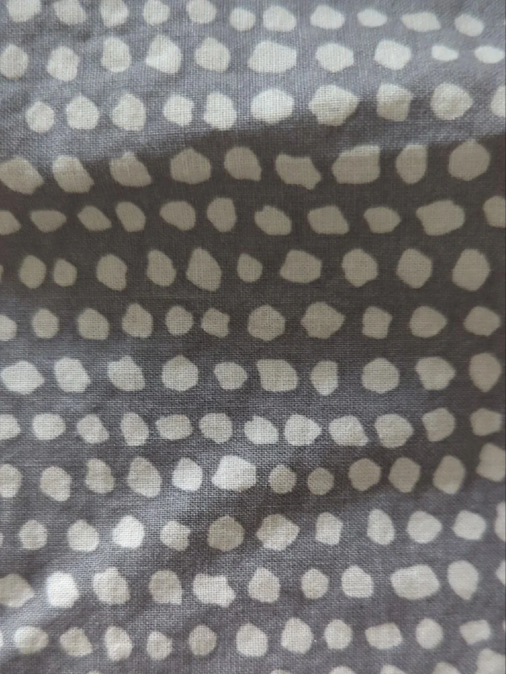H&M Queen Reversible Dot Print Duuvet Cover in Gray and Cream
